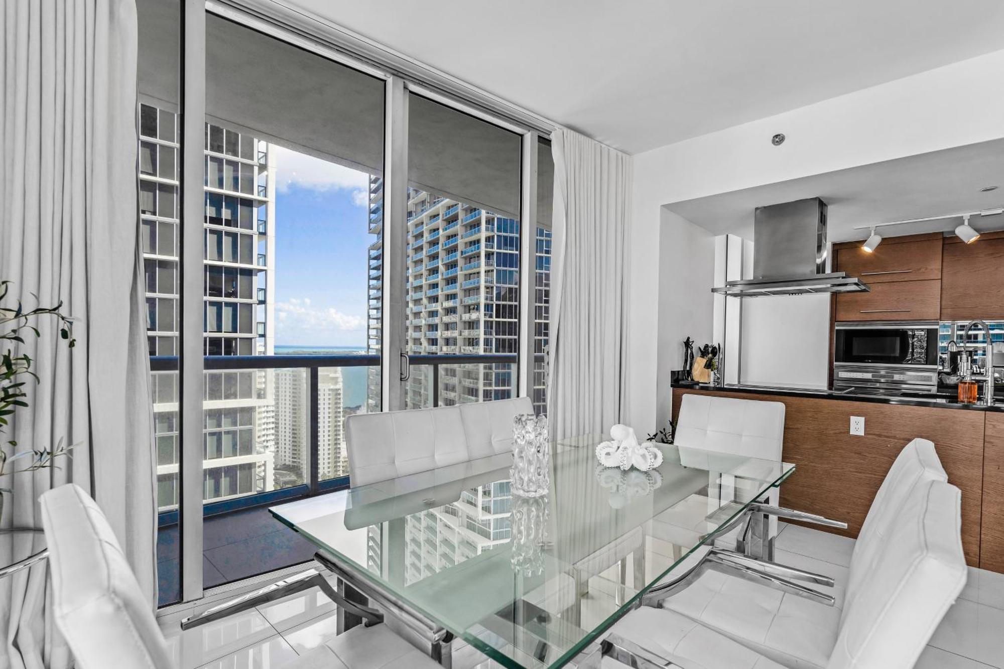 Luxurious Condo At Icon With Views Miami Eksteriør bilde
