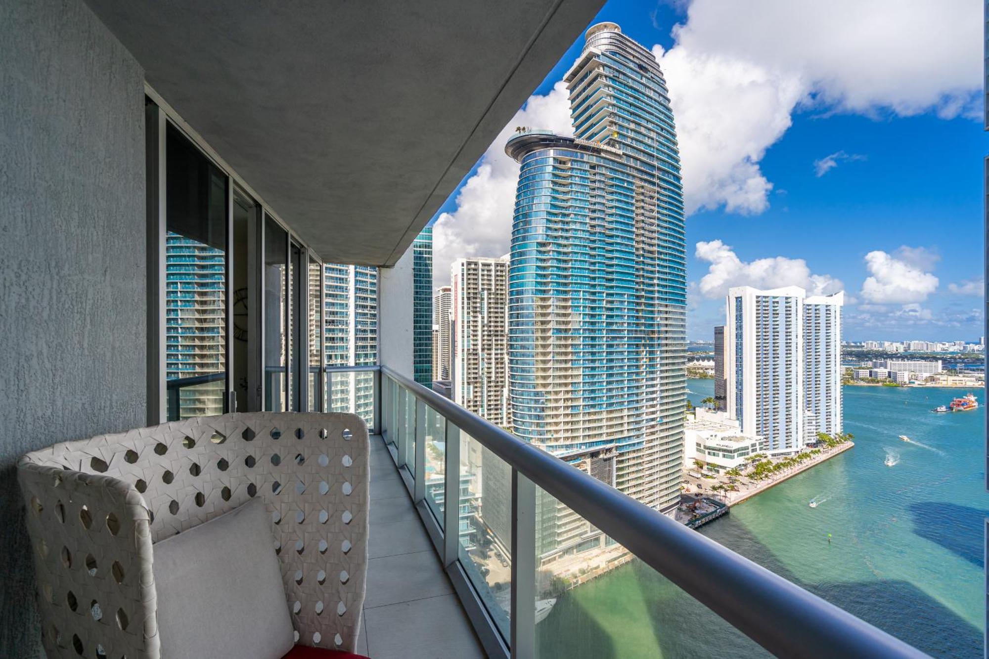 Luxurious Condo At Icon With Views Miami Eksteriør bilde