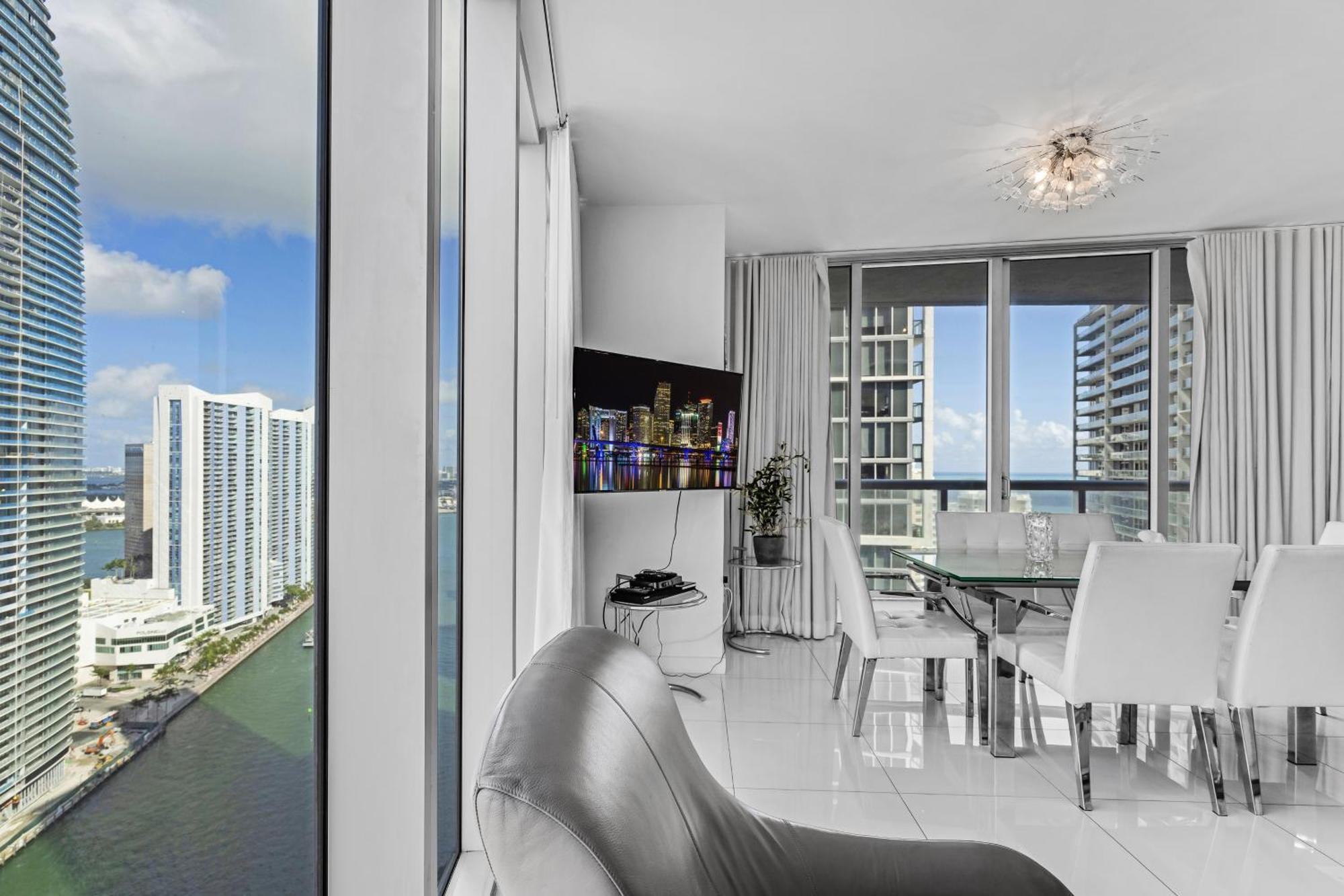Luxurious Condo At Icon With Views Miami Eksteriør bilde