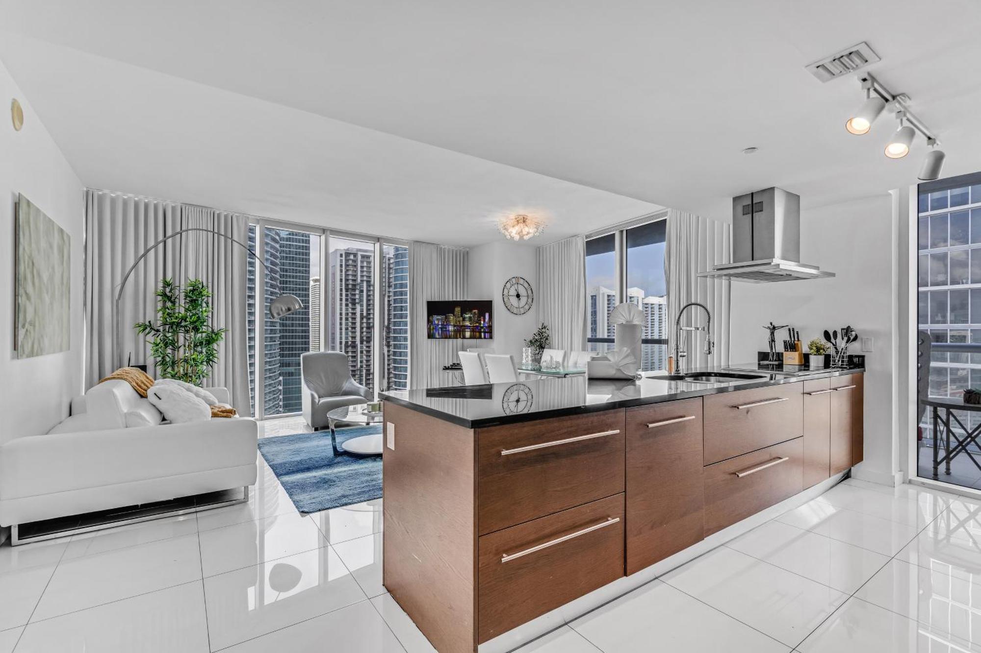 Luxurious Condo At Icon With Views Miami Eksteriør bilde