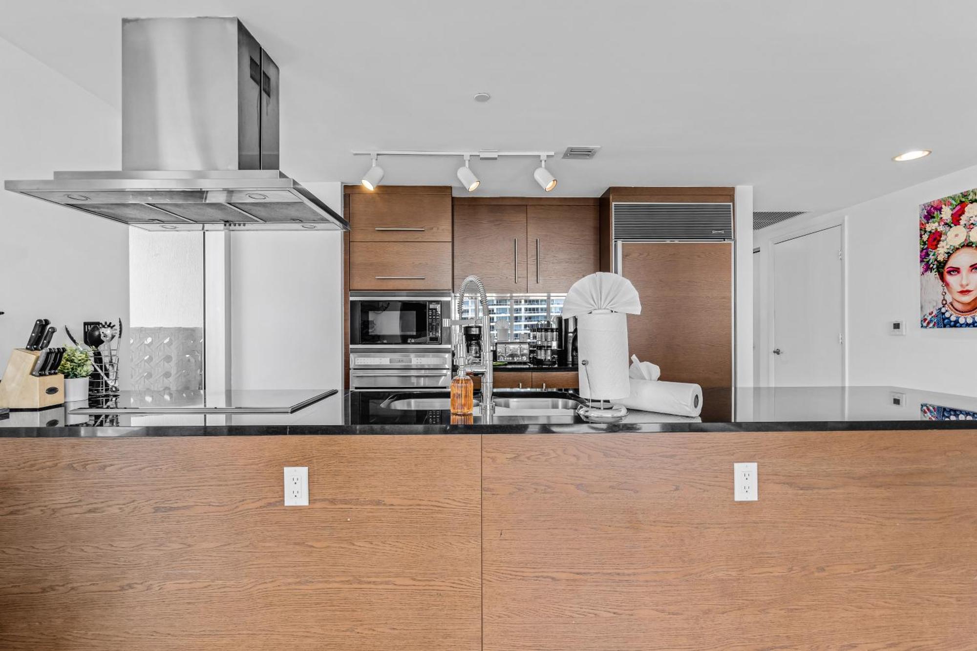 Luxurious Condo At Icon With Views Miami Eksteriør bilde