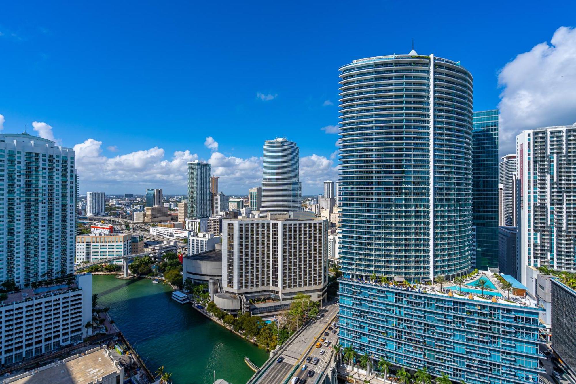 Luxurious Condo At Icon With Views Miami Eksteriør bilde