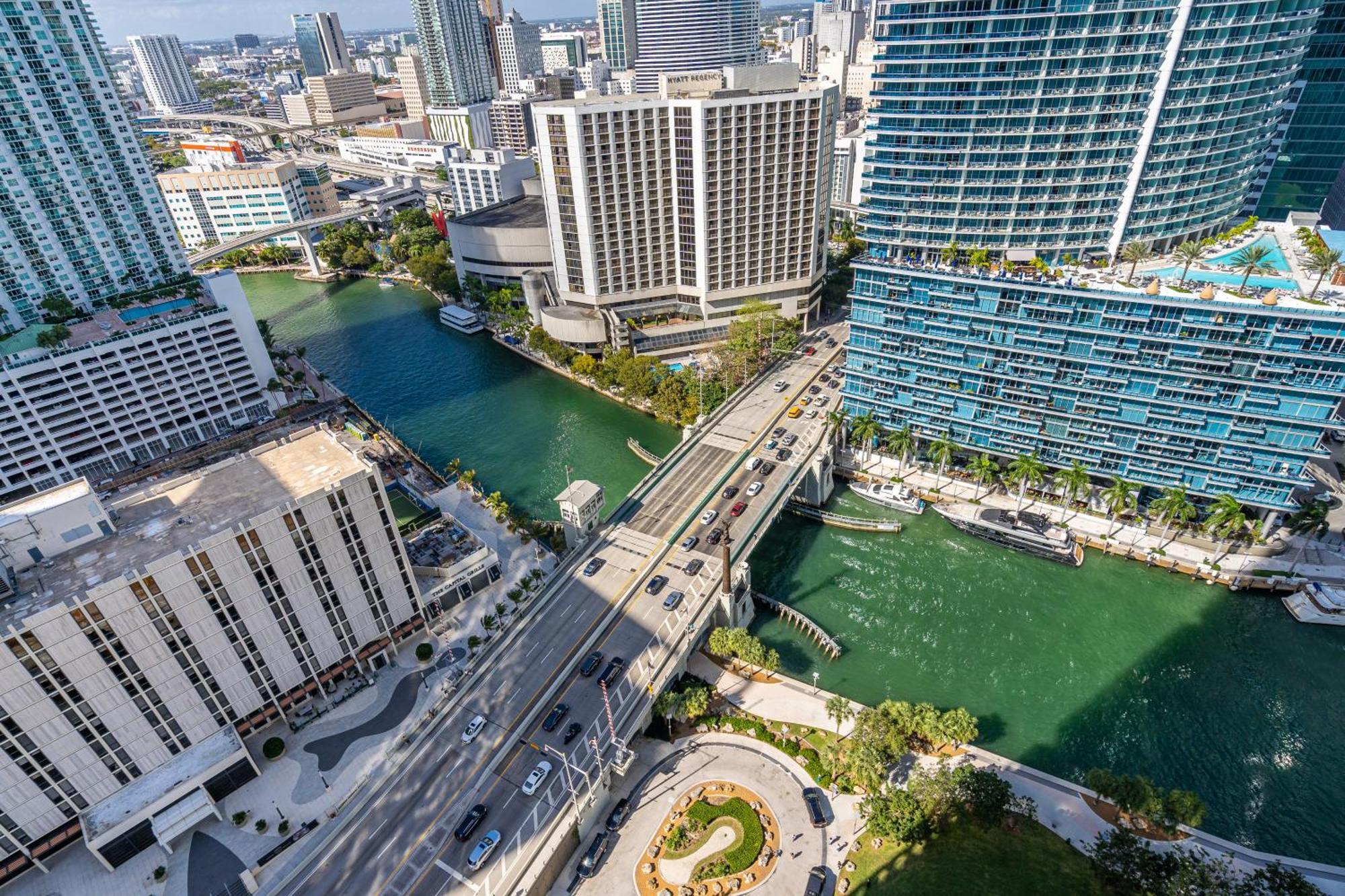 Luxurious Condo At Icon With Views Miami Eksteriør bilde